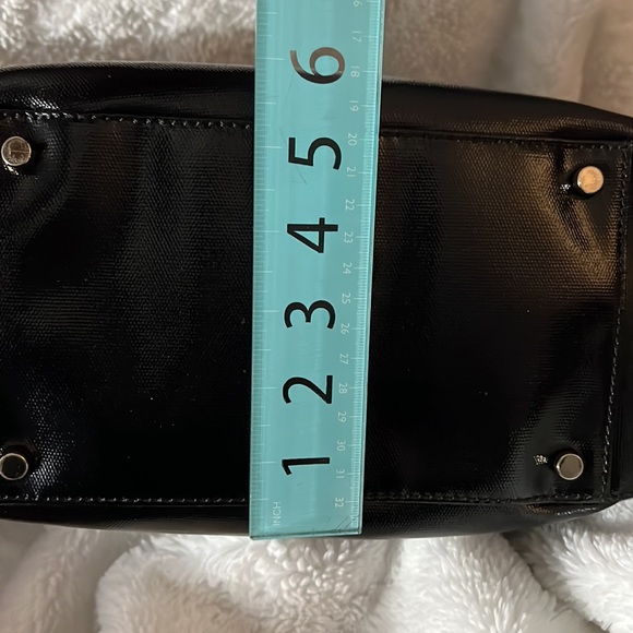 Kate Spade Black and Tan purse. Super cute. - Picture 13 of 14